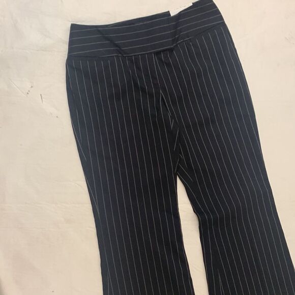 Express Size 2 Publicist Low Rise Flare Contoured Through Hip Black White Pants - Picture 3 of 8